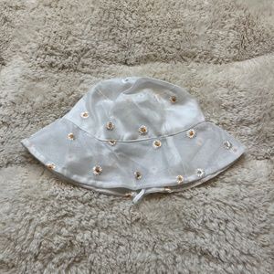Mesh bucket hat